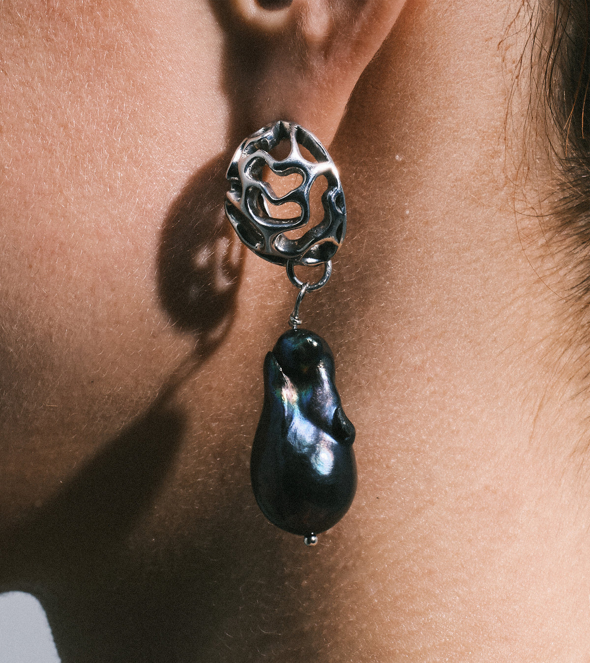 Aion Pearl Earrings